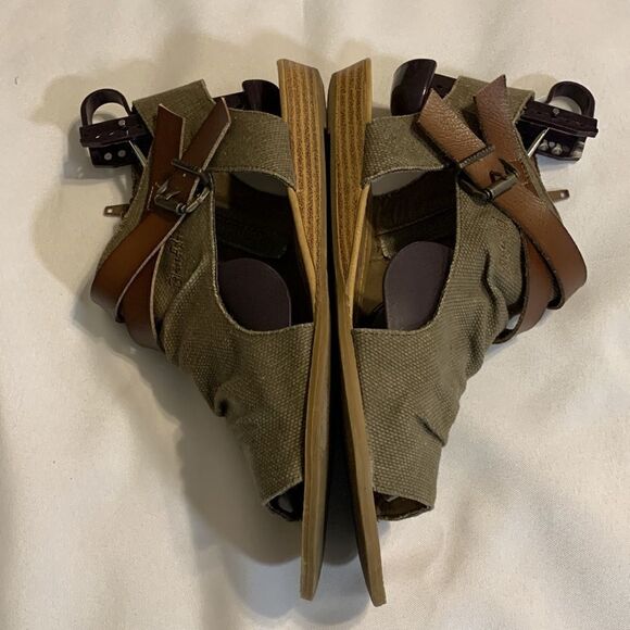 Blowfish size 11 sandal bootie army green - Picture 3 of 7